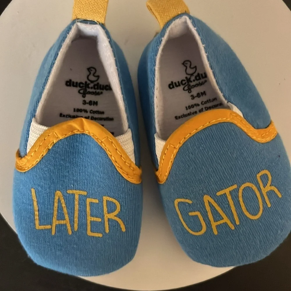 Duck Duck Goose Later Gator‎ Blue and Yellow Baby Shoes NWOT 3-6M